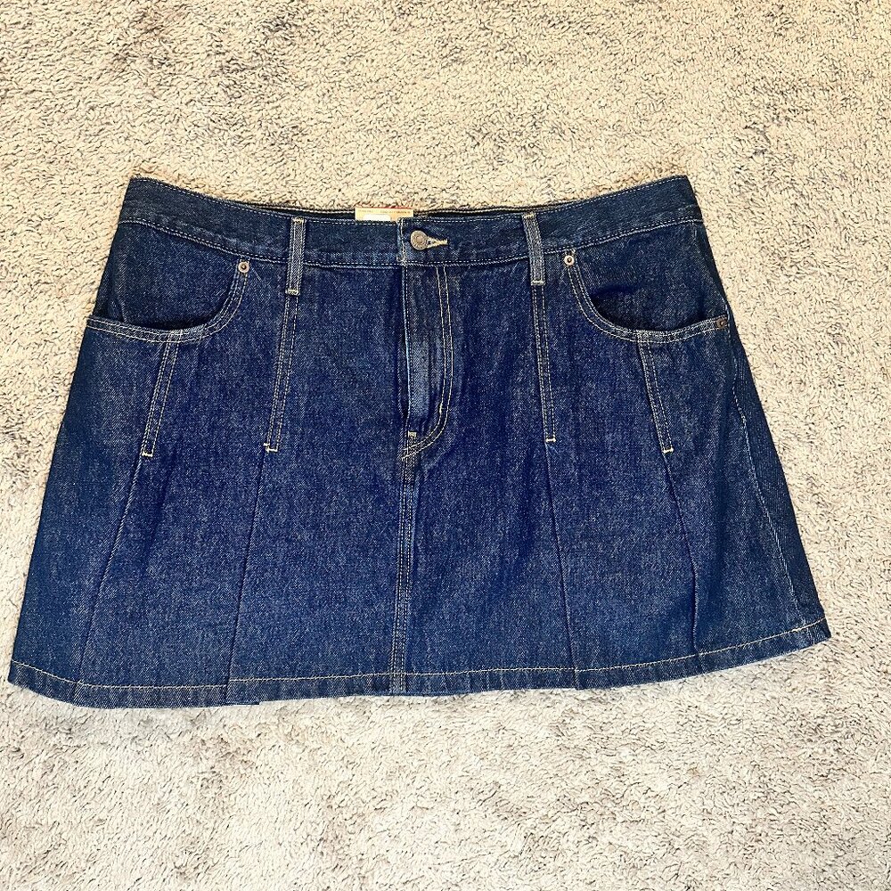 Levi’s Pleated Denim Mini Skirt NWT Size 34 Dark Wash High Rise